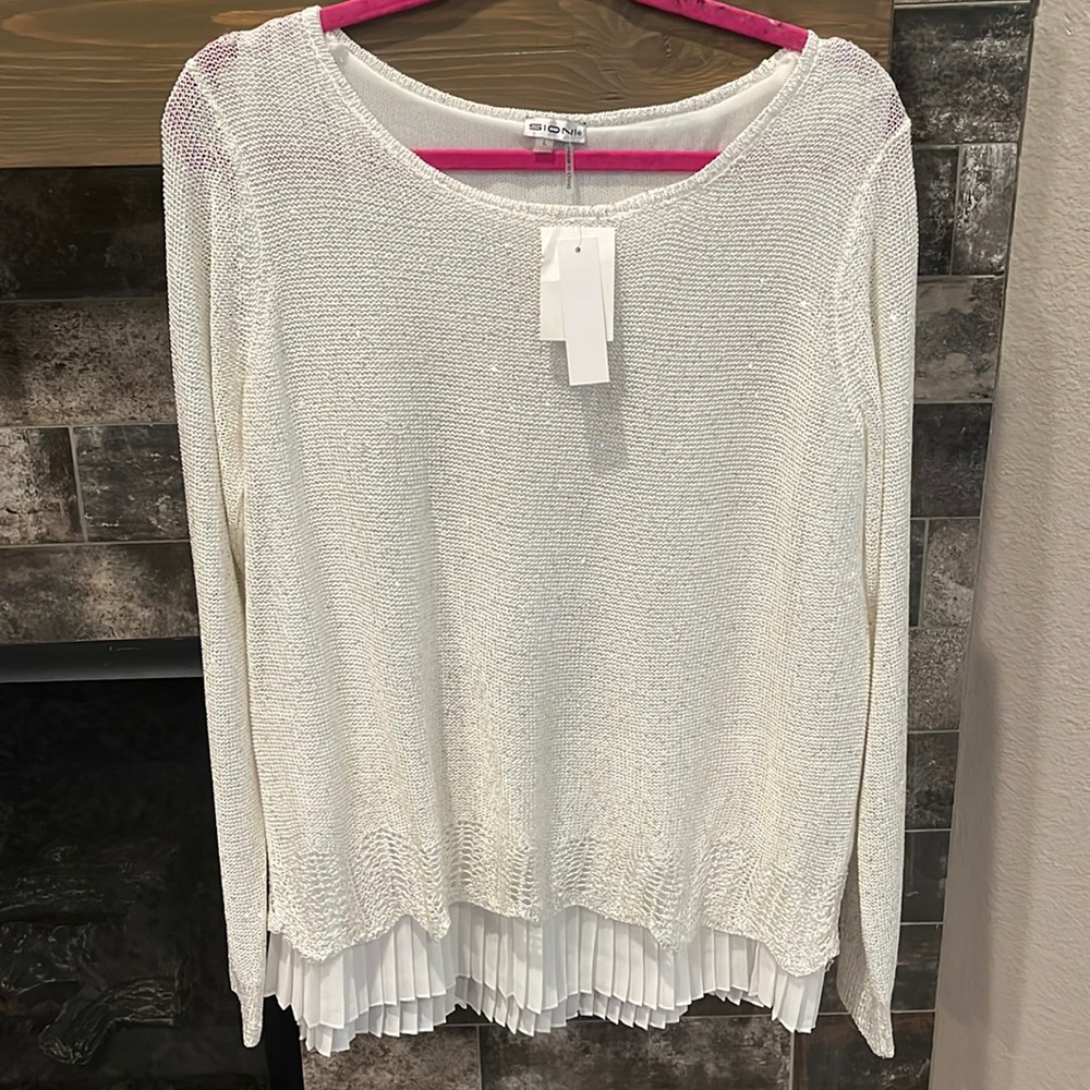 Womens sweater brand new with tags. Size large